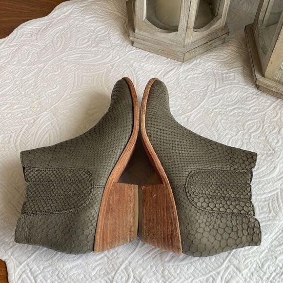 Joie Barlow Snakeskin Ankle Booties - 37 - Good Condition - Picture 10 of 16